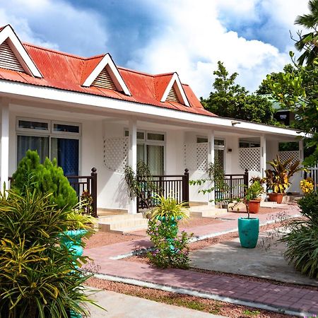 Chez Marston Hotel Диг Екстериор снимка